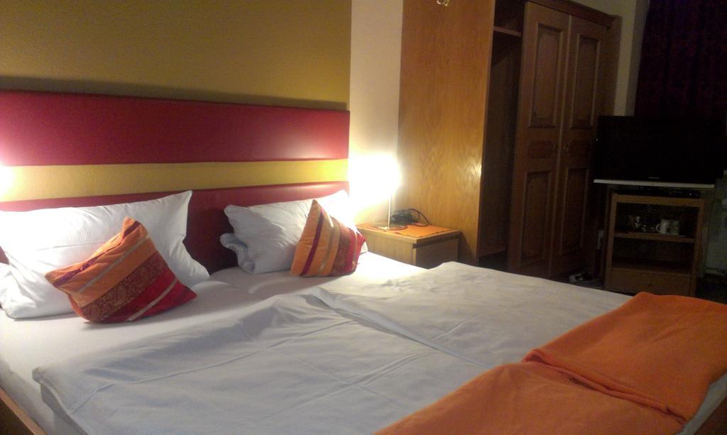 Hotel Zur Post Schönberg Pokoj fotografie